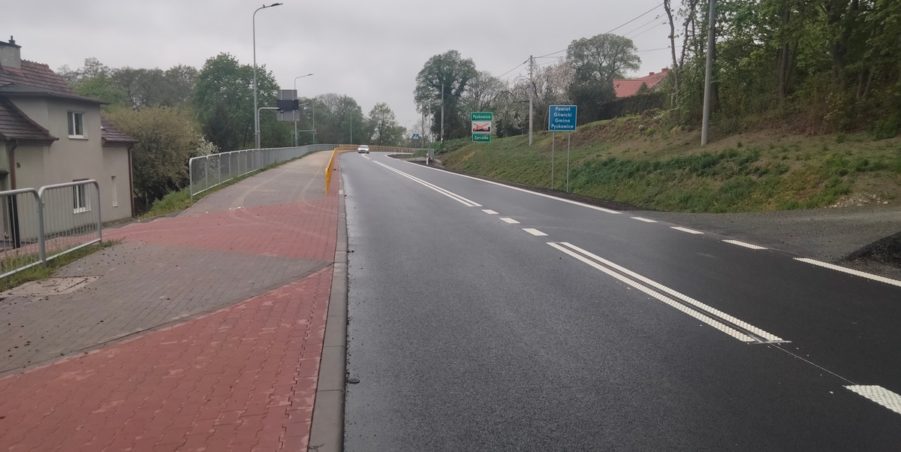 2025 04 25 km 246+000 ul. Bytomska strona lewa