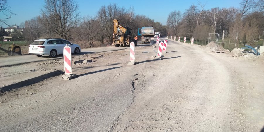 2025 04 04 km 244+150 skrzyżowanie z ul. Powstańców Śląskich strona lewa