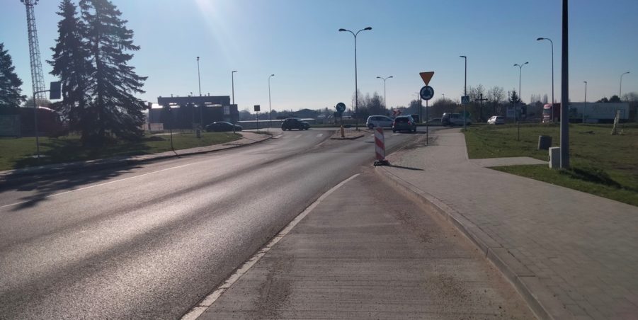 2025 04 04 km 255+900 rondo Wieszowa strona prawa