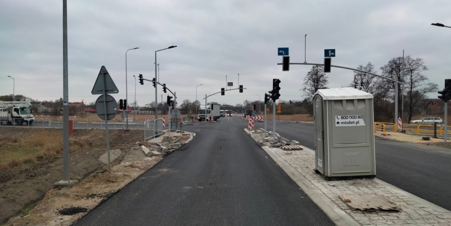 2025 04 11 km 244+600 skrzyżowanie z ul. Gliwicką strona lewa