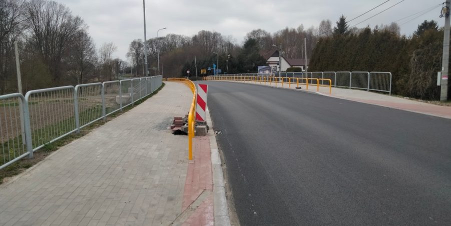 2025 04 11 km 246+400 ul. Wiejska strona lewa