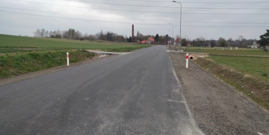 2025 04 11 km 247+200 pola strona prawa