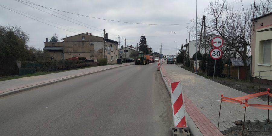 2025 04 11 km 255+100 przy A1 strona prawa