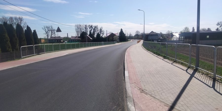 2025 04 17 km 246+400 ul. Wiejska strona prawa