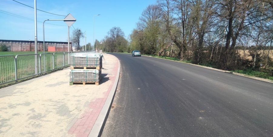 2025 04 17 km 252+950 ul. Robotnicza strona lewa