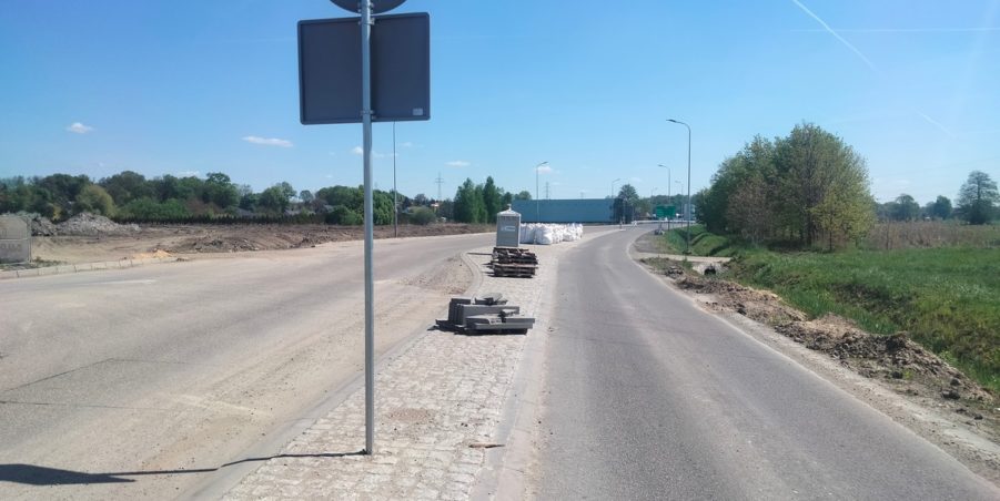 2025 04 30 km 244+600 skrzyżowanie z ul. Gliwicką strona prawa