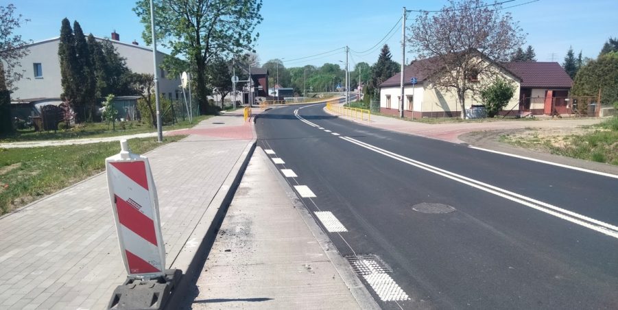 2025 04 30 km 246+550 ul. Wiejska strona lewa