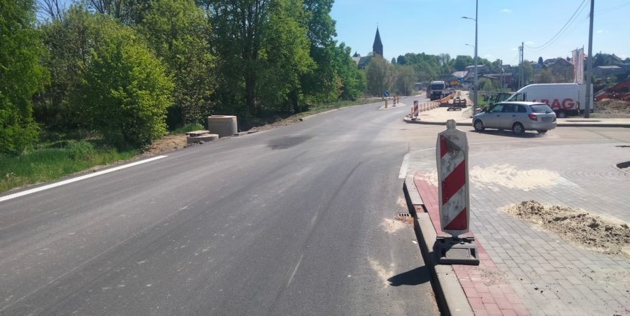 2025 04 30 km 252+950 ul. Robotnicza strona prawa