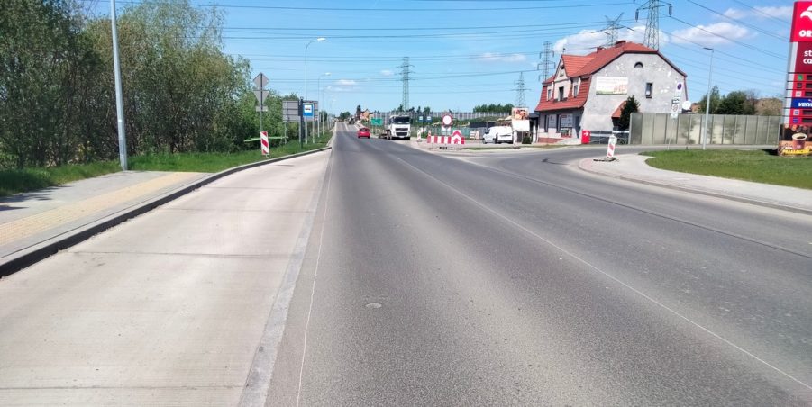 2025 04 30 km 255+900 rondo Wieszowa strona lewa