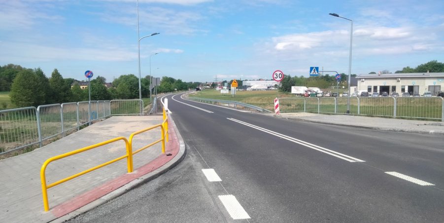 2025 05 09 km 245+600 droga wzdłuż rzeki Drama strona lewa