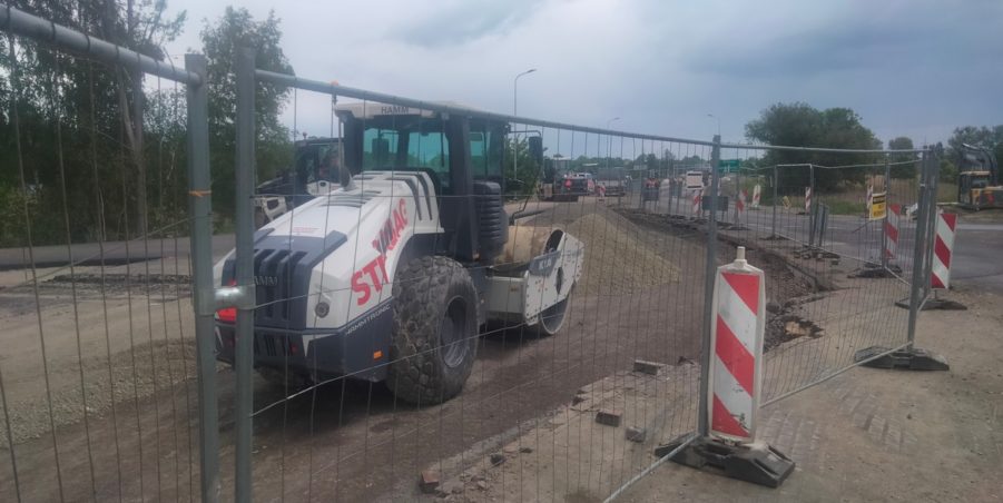 2025 05 16 km 244+150 skrzyżowanie z ul. Powstańców Śląskich strona prawa