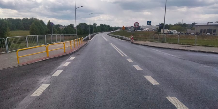2025 05 16 km 245+600 droga wzdłuż rzeki Drama strona lewa