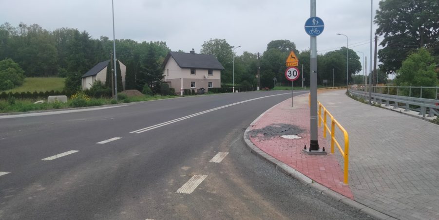 2025 05 30 km 245+600 droga wzdłuż rzeki Drama strona prawa
