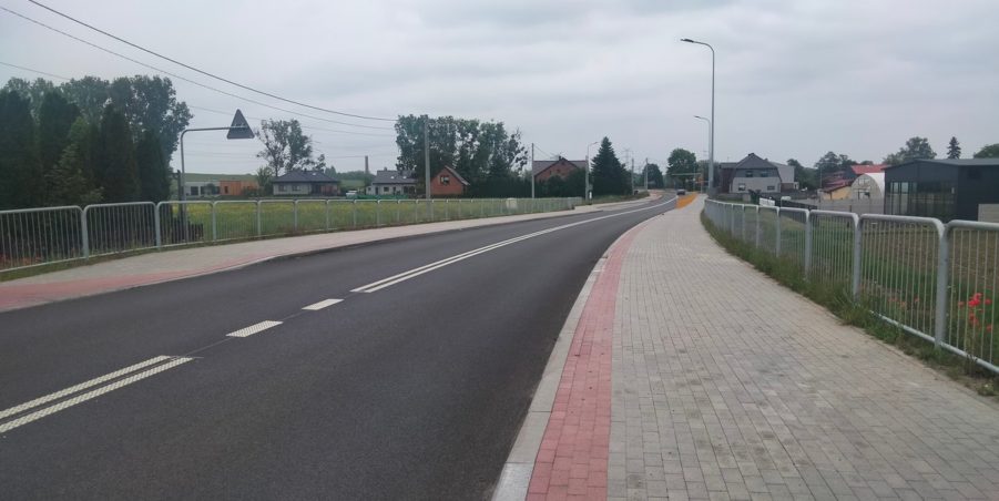 2025 05 30 km 246+400 ul. Wiejska strona prawa