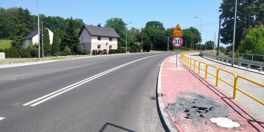 2025 06 12 km 245+600 droga wzdłuż rzeki Drama strona prawa