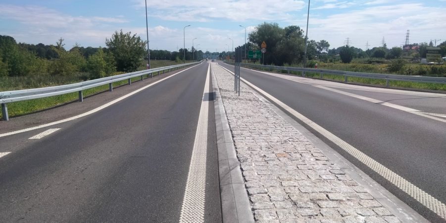 2025 08 08 km 244+150 skrzyżowanie z ul. Powstańców Śląskich strona prawa