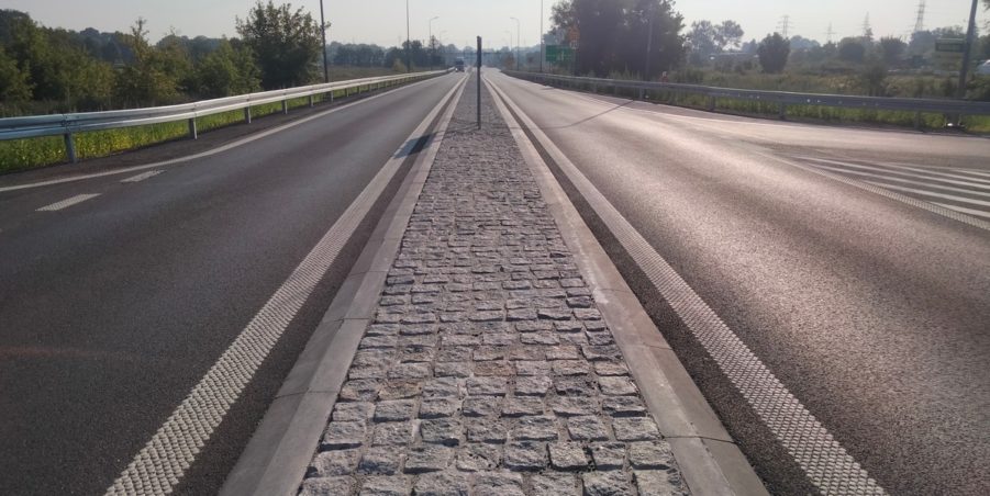 2025 08 14 km 244+150 skrzyżowanie z ul. Powstańców Śląskich strona prawa