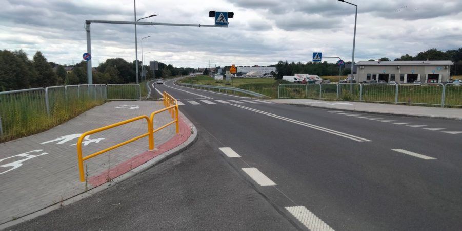 2025 08 18 km 245+600 droga wzdłuż rzeki Drama strona lewa
