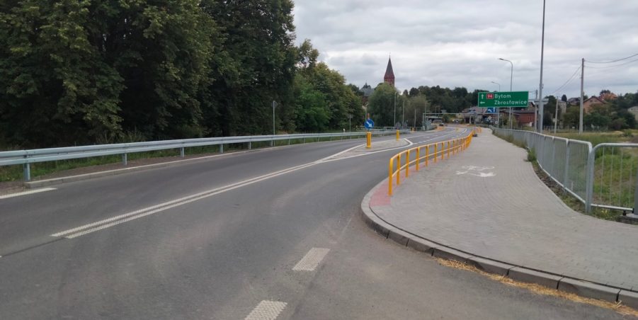 2025 08 18 km 252+950 ul. Robotnicza strona prawa