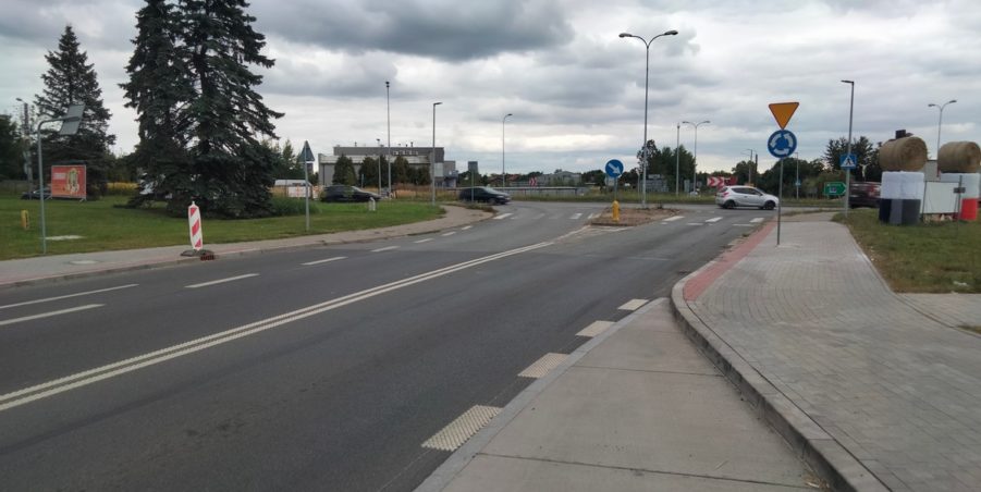 2025 08 18 km 255+900 rondo Wieszowa strona prawa