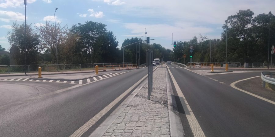 2025 08 29 km 244+150 skrzyżowanie z ul. Powstańców Śląskich strona lewa