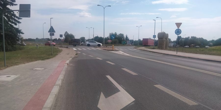 2025 08 29 km 255+900 rondo Wieszowa strona prawa