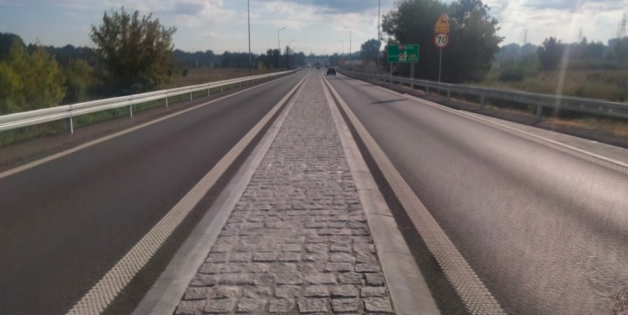 2025 09 02 km 244+150 skrzyżowanie z ul. Powstańców Śląskich strona prawa