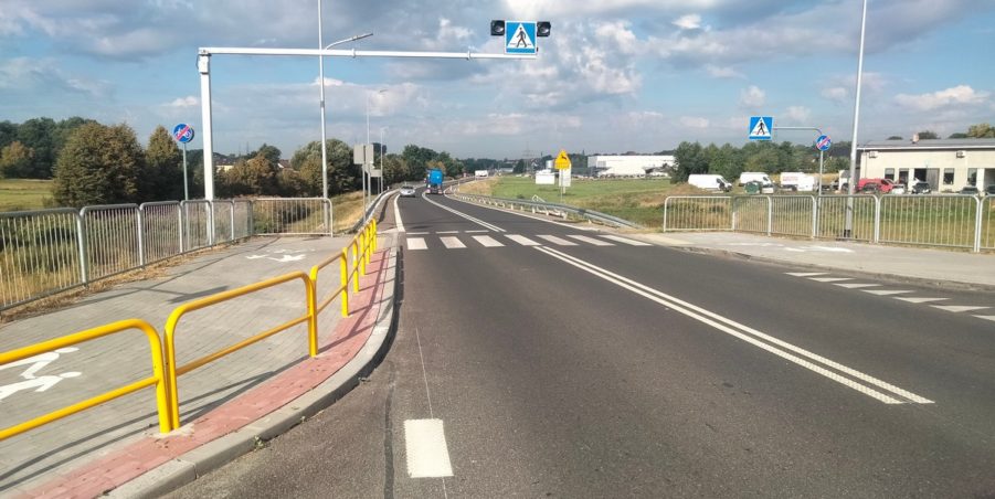 2025 09 02 km 245+600 droga wzdłuż rzeki Drama strona lewa