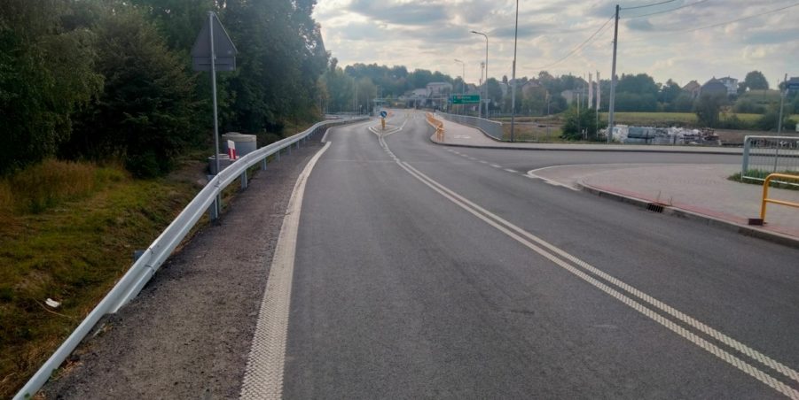 2025 09 02 km 252+950 ul. Robotnicza strona prawa