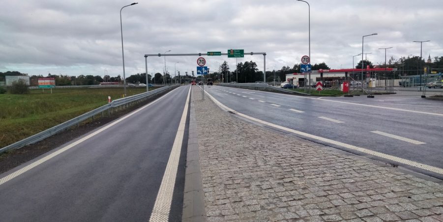 2025 09 17 km 244+600 skrzyżowanie z ul. Gliwicką strona lewa