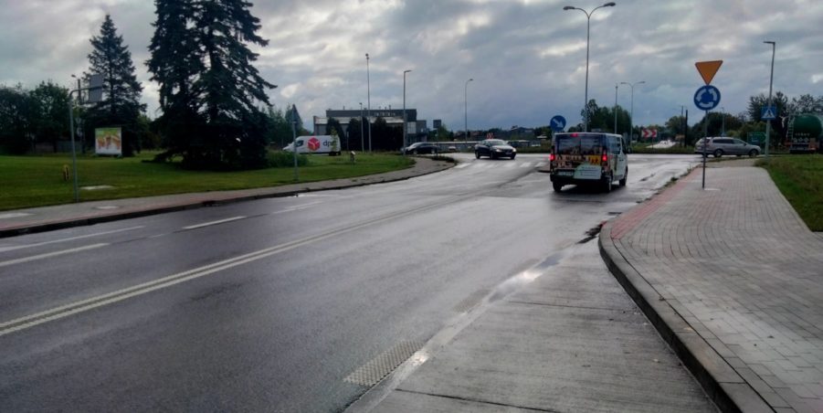 2025 09 17 km 255+900 rondo Wieszowa strona prawa