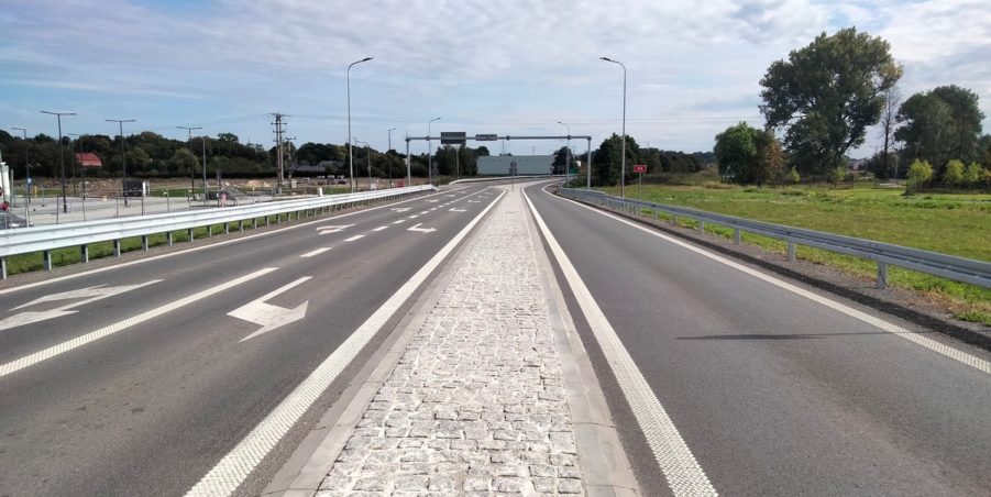 2025 09 26 km 244+600 skrzyżowanie z ul. Gliwicką strona prawa
