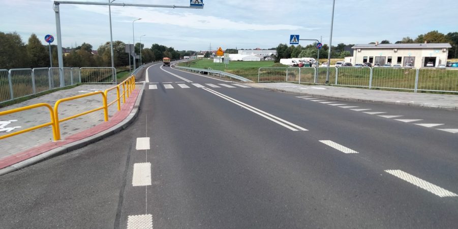 2025 09 26 km 245+600 droga wzdłuż rzeki Drama strona lewa