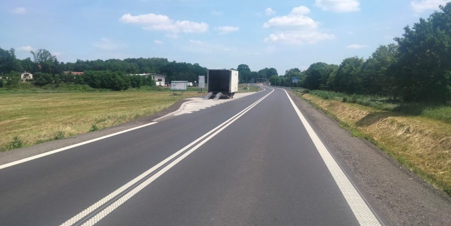 2025 06 18 km 245+300 droga wzdłuż rzeki Drama