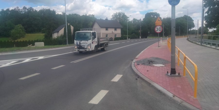 2025 06 25 km 245+600 droga wzdłuż rzeki Drama strona prawa