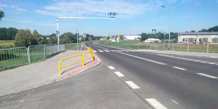 2025 07 03 km 245+600 droga wzdłuż rzeki Drama strona lewa