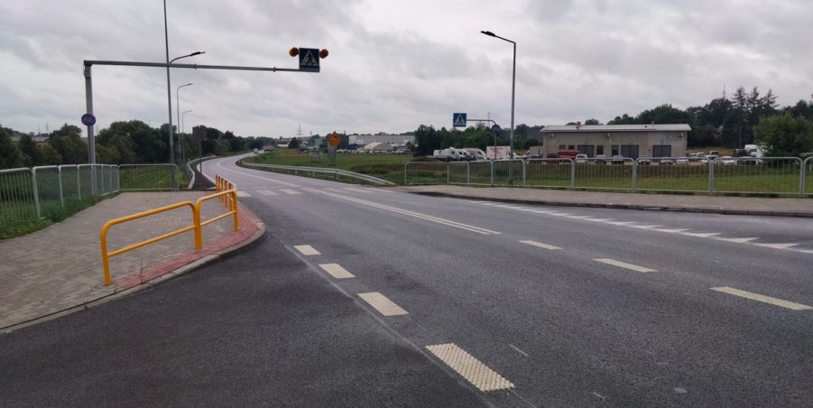 2025 07 10 km 245+600 droga wzdłuż rzeki Drama strona lewa