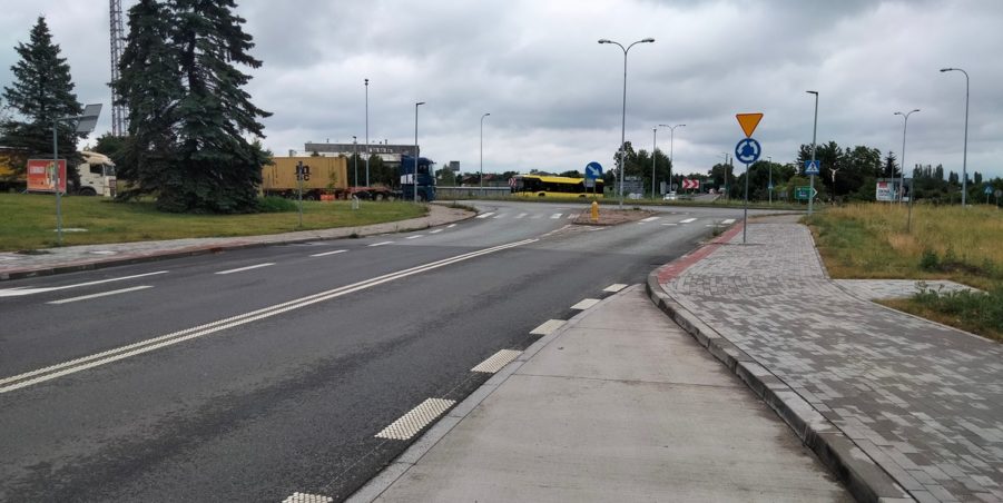 2025 07 10 km 255+900 rondo Wieszowa strona prawa