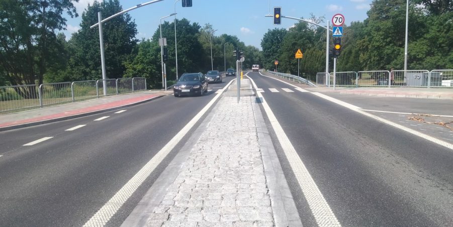 2025 07 15 km 244+150 skrzyżowanie z ul. Powstańców Śląskich strona lewa