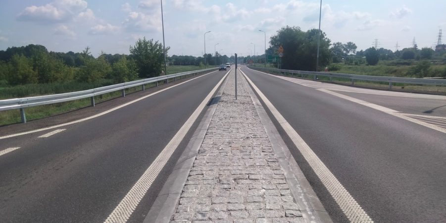 2025 07 15 km 244+150 skrzyżowanie z ul. Powstańców Śląskich strona prawa