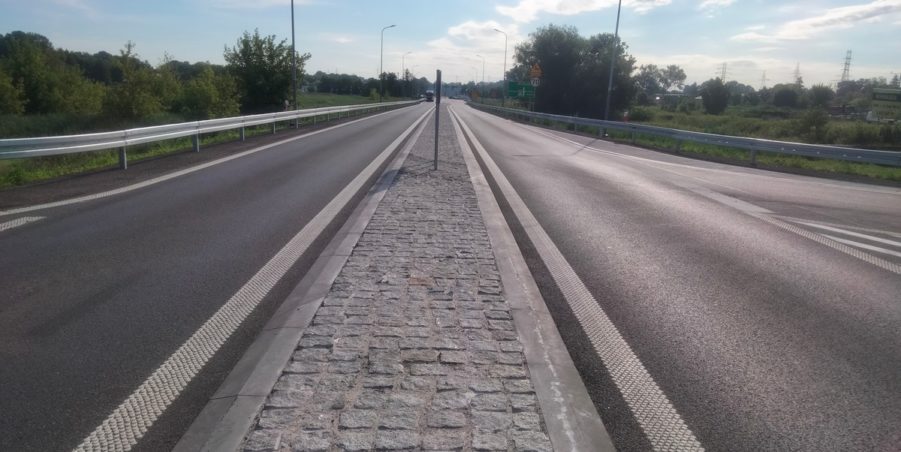 2025 07 24 km 244+150 skrzyżowanie z ul. Powstańców Śląskich strona prawa