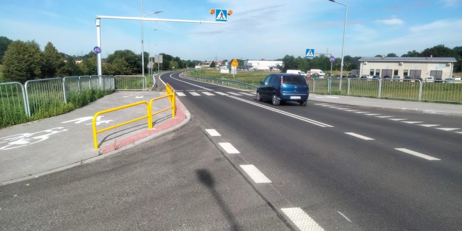 2025 07 24 km 245+600 droga wzdłuż rzeki Drama strona lewa