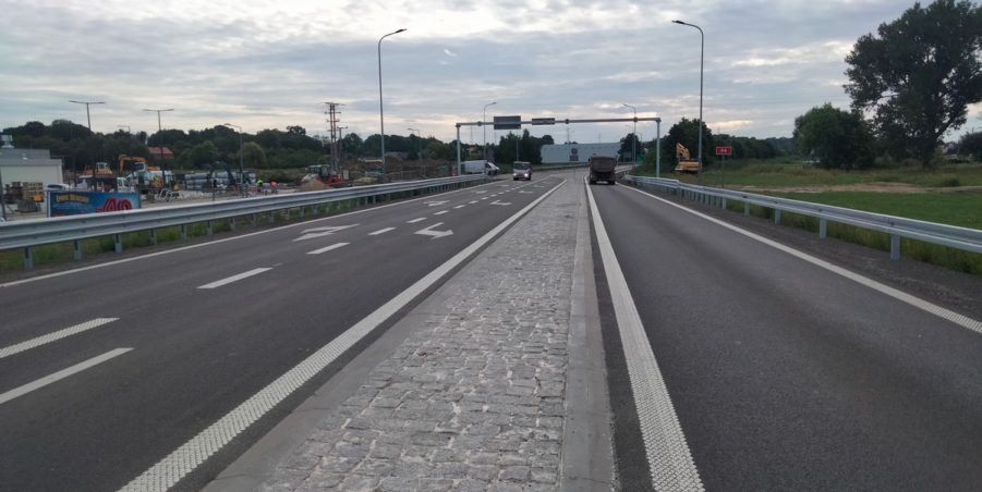 2025 07 31 km 244+600 skrzyżowanie z ul. Gliwicką strona prawa
