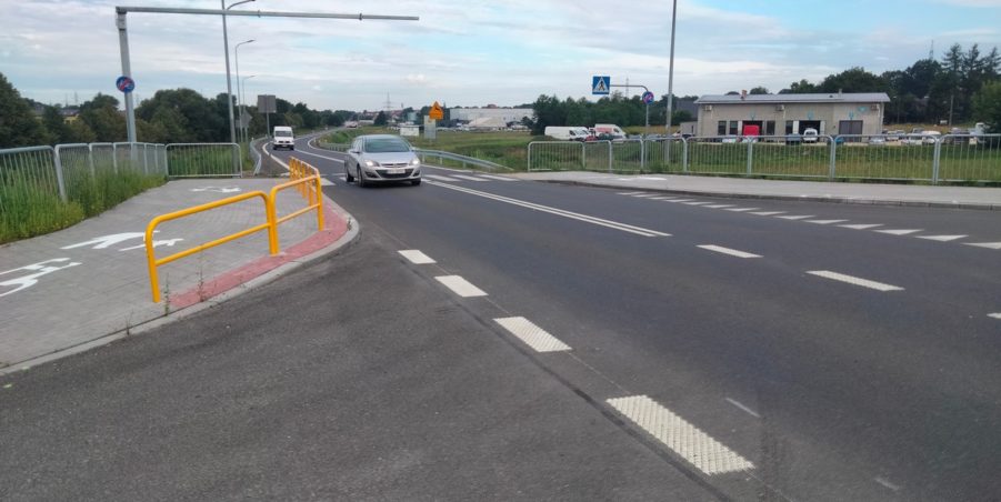 2025 07 31 km 245+600 droga wzdłuż rzeki Drama strona lewa